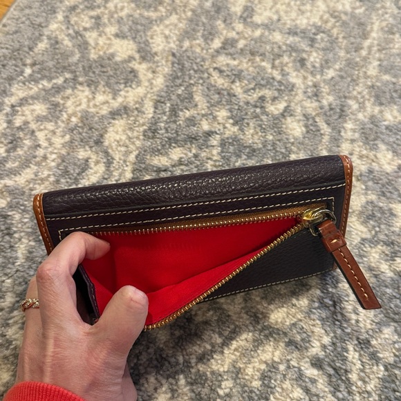 Dooney & Bourke Pebble Continental Leather Contrast Trim Wallet in Brown Tmoro - Picture 9 of 9